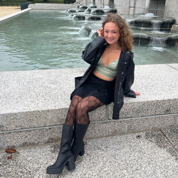 Meet your Posher, Kadence - Picture 14 of 16